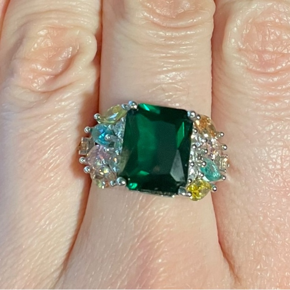 Green Emerald Cut & Multi-Coloured Stones